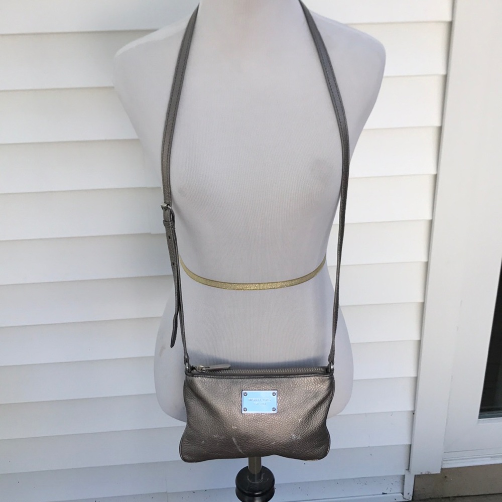 Michael kors cross body bag with adjustable strap